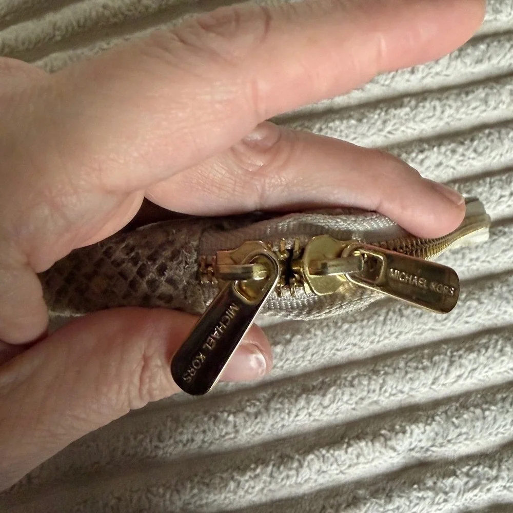 Michael Kors Snakeskin Embossed Zip‎ Around Tablet Case Grey Cream Gold Logo